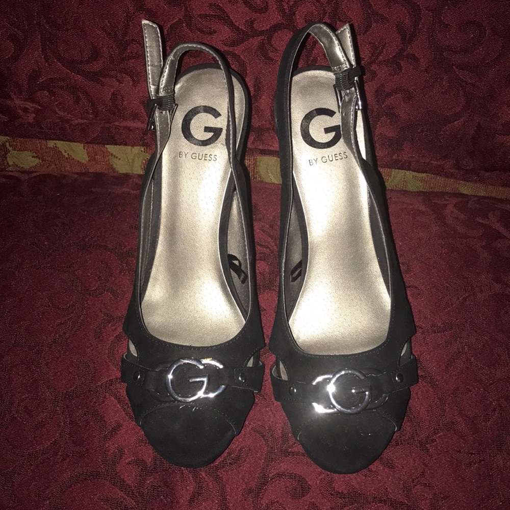 Guess| Women’s | size 9M | NEW!
